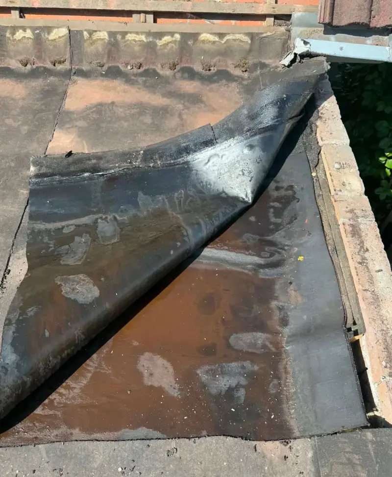 Detail van de geopende bestaande dakopbouw